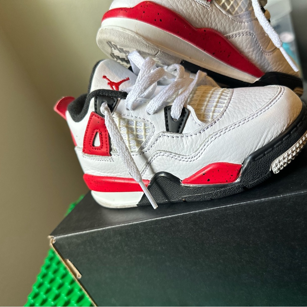 Jordan 4 Retro